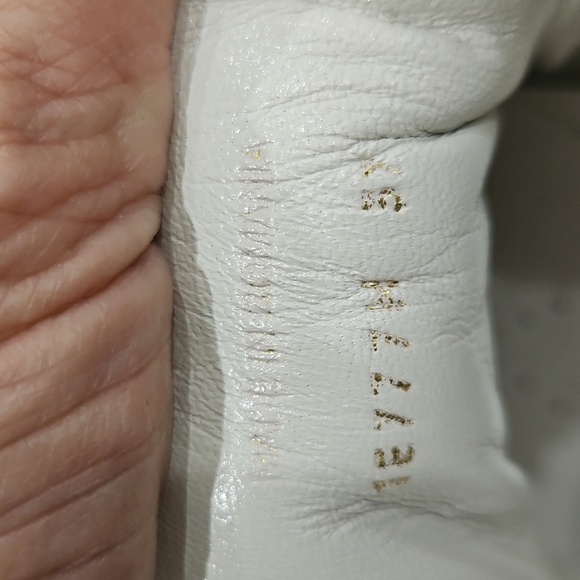 🔥 PRADA White Shearling Leather Sneakers – Size 37 (US 6.5-7) 🔥 - Picture 3 of 11